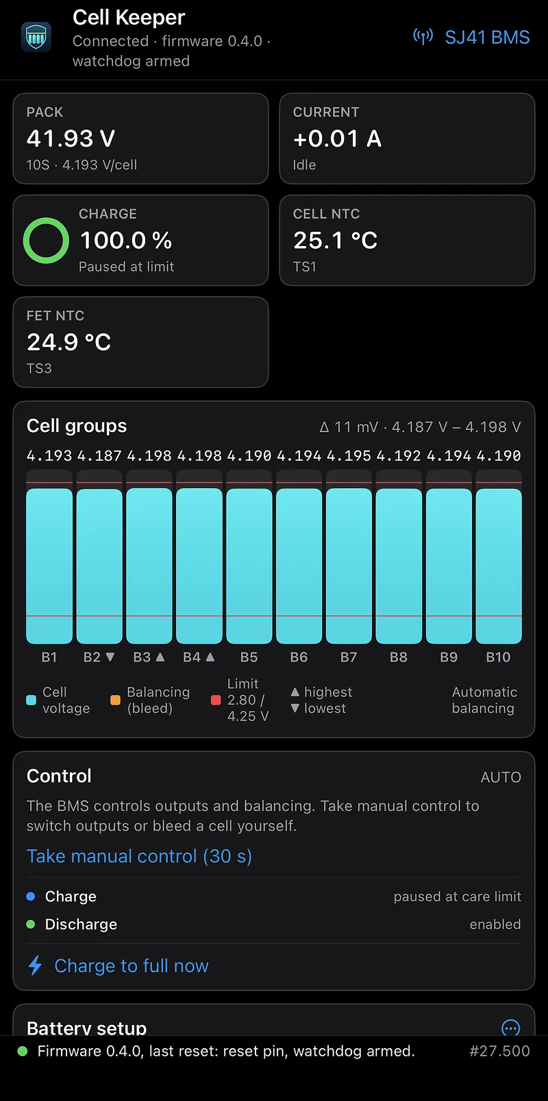 Cell Keeper op iOS: packspanning, stroom, laadtoestand, NTC-temperaturen en een staafgrafiek per cel (gesimuleerde waarden)